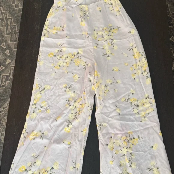 INTERMIX Lavender Floral Tie-Front Jumpsuit. Sz 2. - Picture 2 of 3